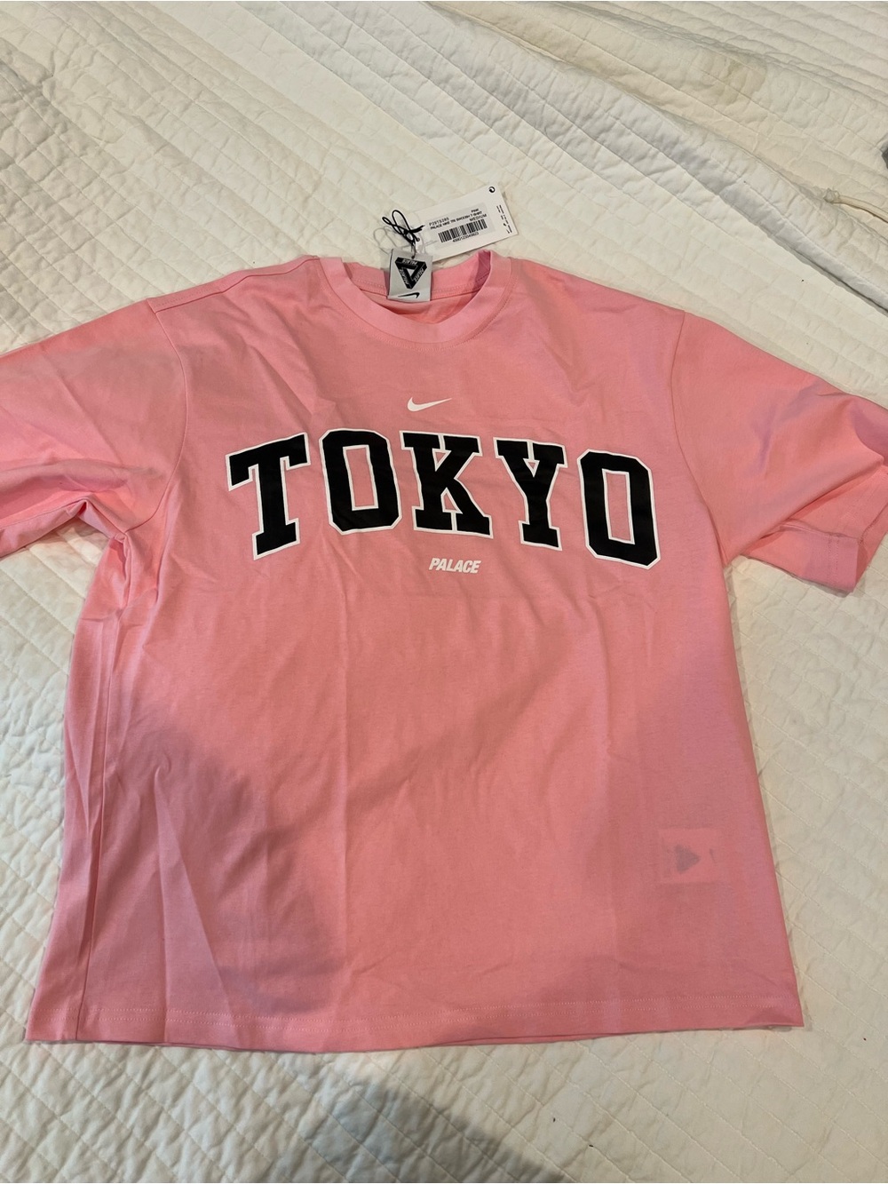 Palace x Nike Tokyo Shop T-shirt 
Pink color way 
Size: S
Brand new with tags